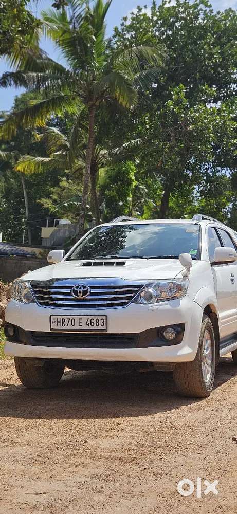 Toyota Fortuner Legender 2013 Diesel 114000 Km Driven