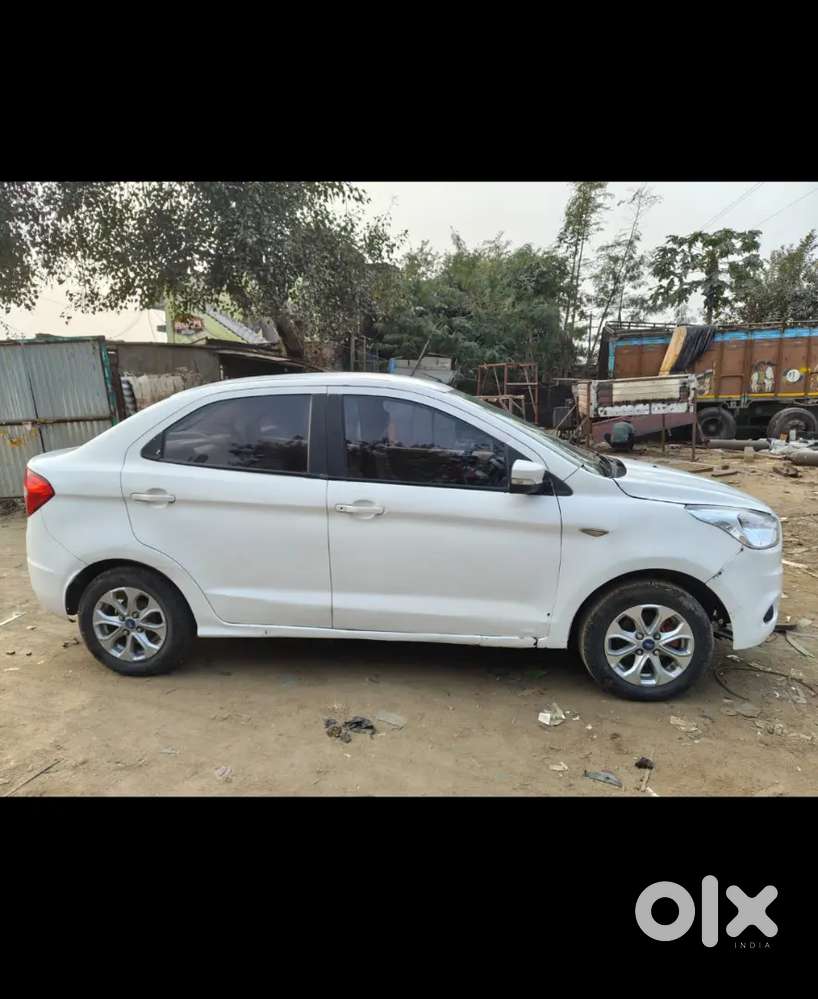 Ford Aspire Titanium Blu 2016