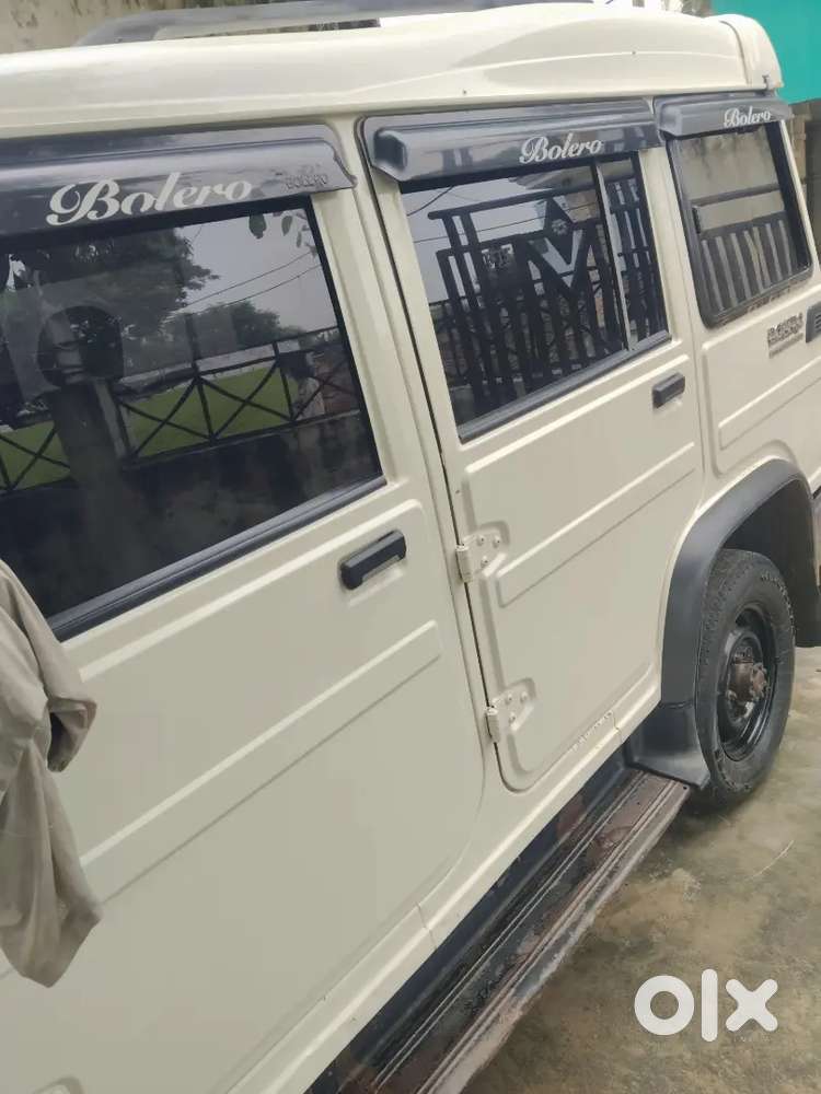 Mahindra Bolero 2015 कार