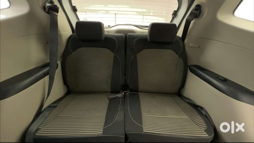 Renault Triber Rxz, 2023, Petrol