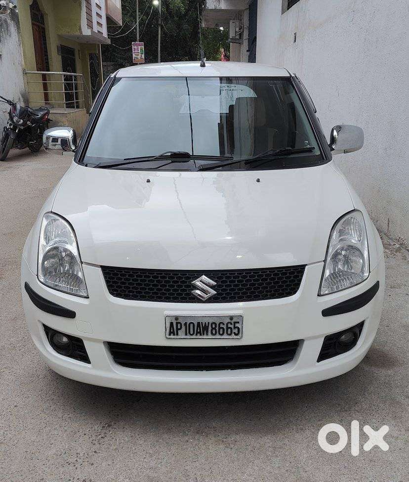 Maruti Suzuki Swift Vxi + Manual, 2011, Petrol