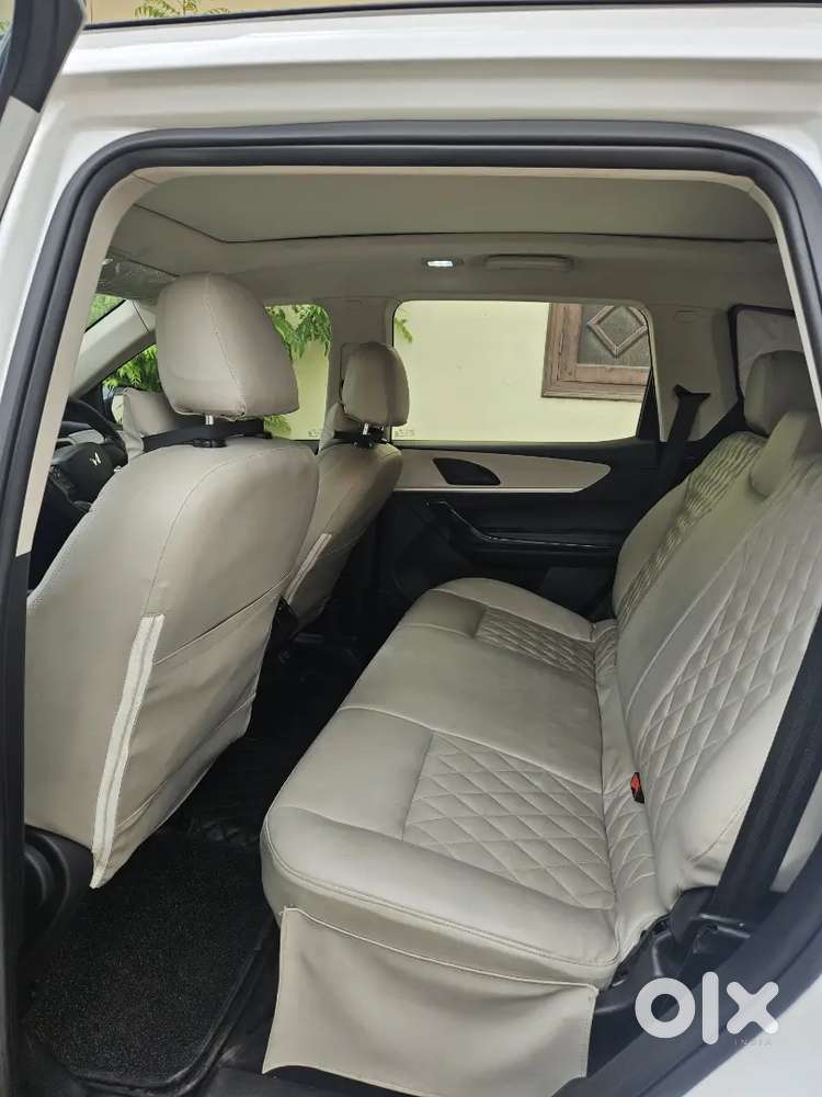 Mahindra Xuv700 Petrol 2023