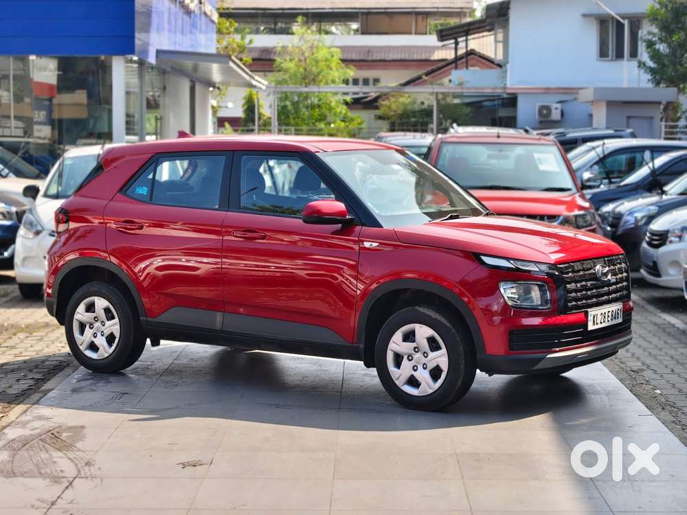 Hyundai Venue E, 2022, Petrol