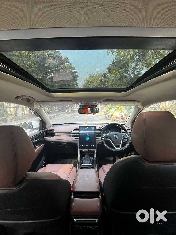 Mg Hector Plus Savvy Pro 1.5 Turbo Petrol Cvt 7 Str Dual Tone, 2023,..