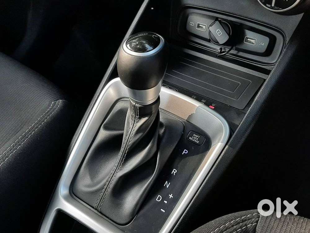 Hyundai Venue 1.0 Sx (o) Turbo Dct, 2021
