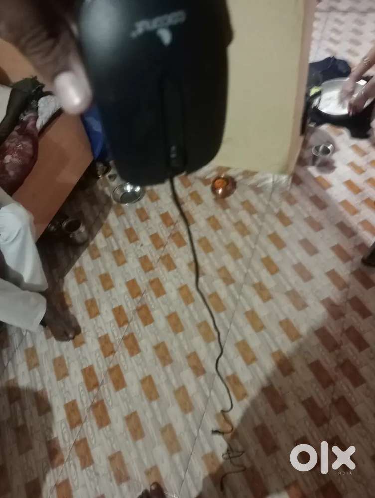 Mouse black in colour