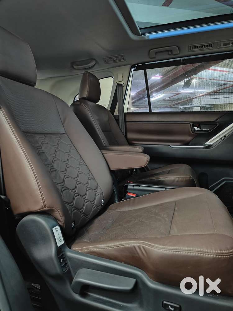 Toyota Innova Hycross 2.0 Zx Hybrid 7 Str, 2025, Cng & Hybrids