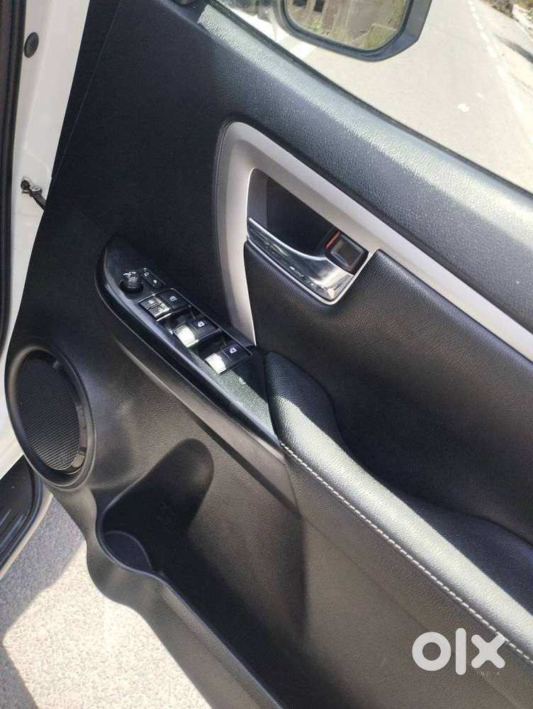 Toyota Fortuner 4x2 At 2.7 Petrol, 2024, Petrol