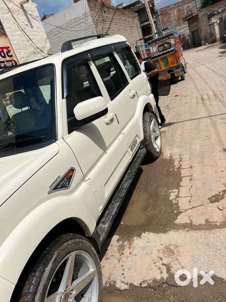 Mahindra Scorpio Diesel 2015