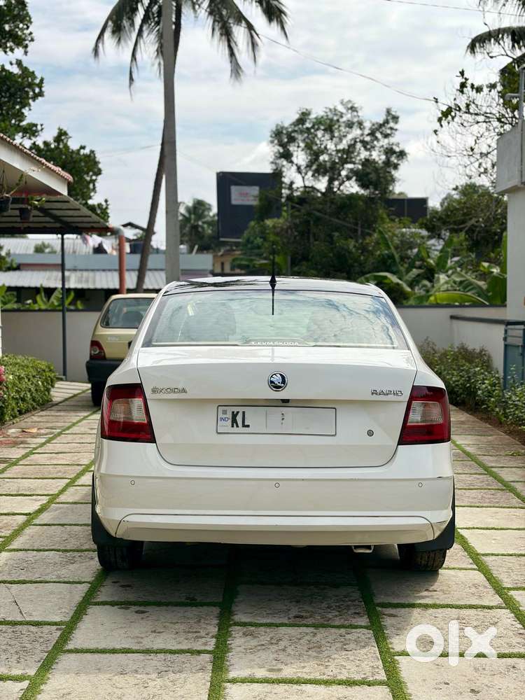 Skoda Rapid 1.0 Tsi Ambition, 2021, Petrol
