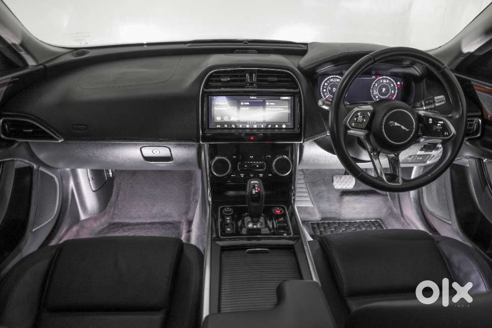 Jaguar Xe Portfolio, 2020, Petrol