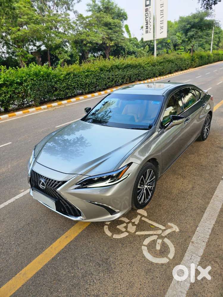 Lexus Es 300h Luxury, 2025, Cng & Hybrids