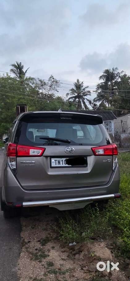 Toyota Innova Crysta 2017 Diesel Well Maintained