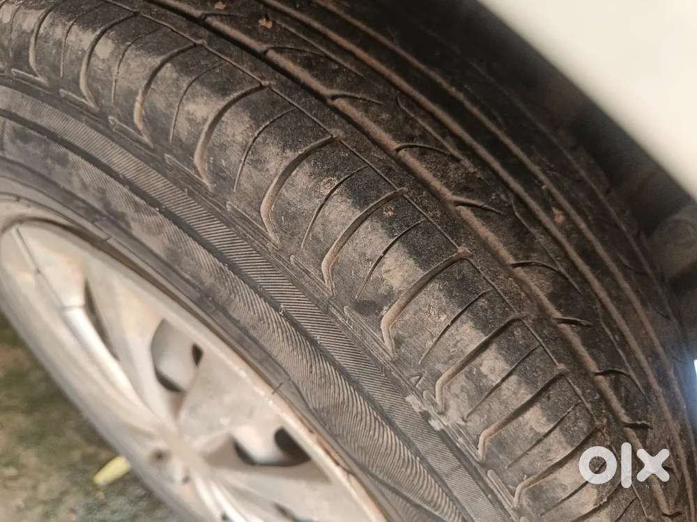 Maruti Suzuki Swift 2017 , Cng On Paper, Almost New Tyre