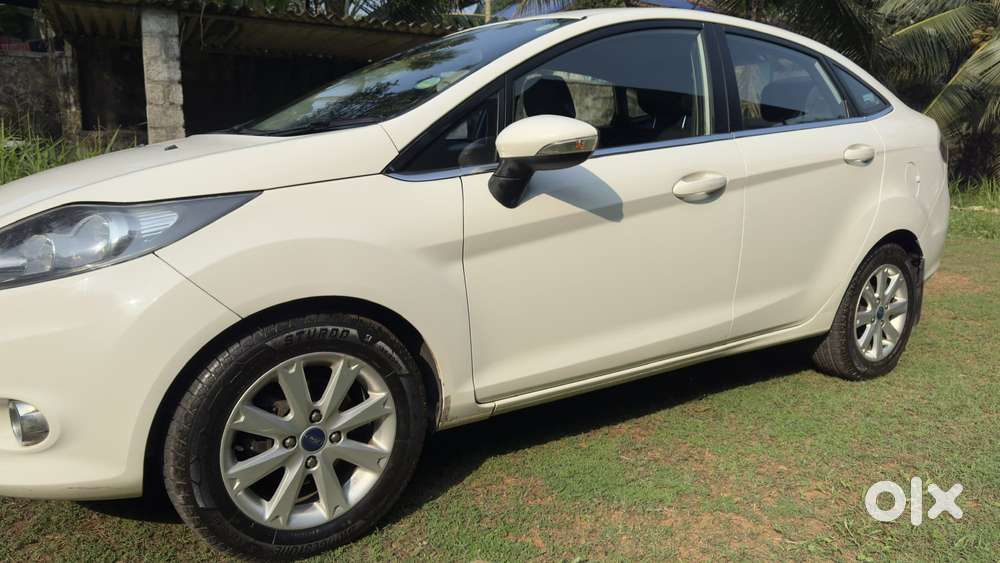 Ford Fiesta 1.5 Titanium Petrol At, 2012, Petrol