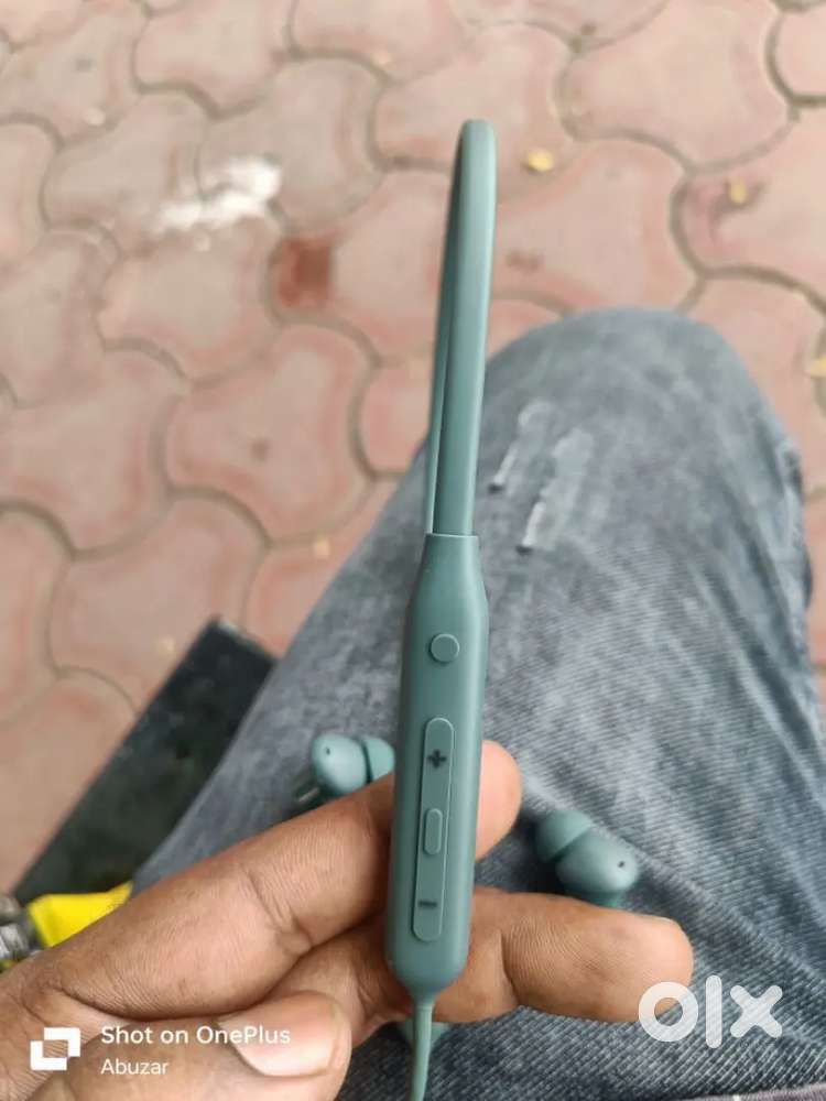 One plus nackband