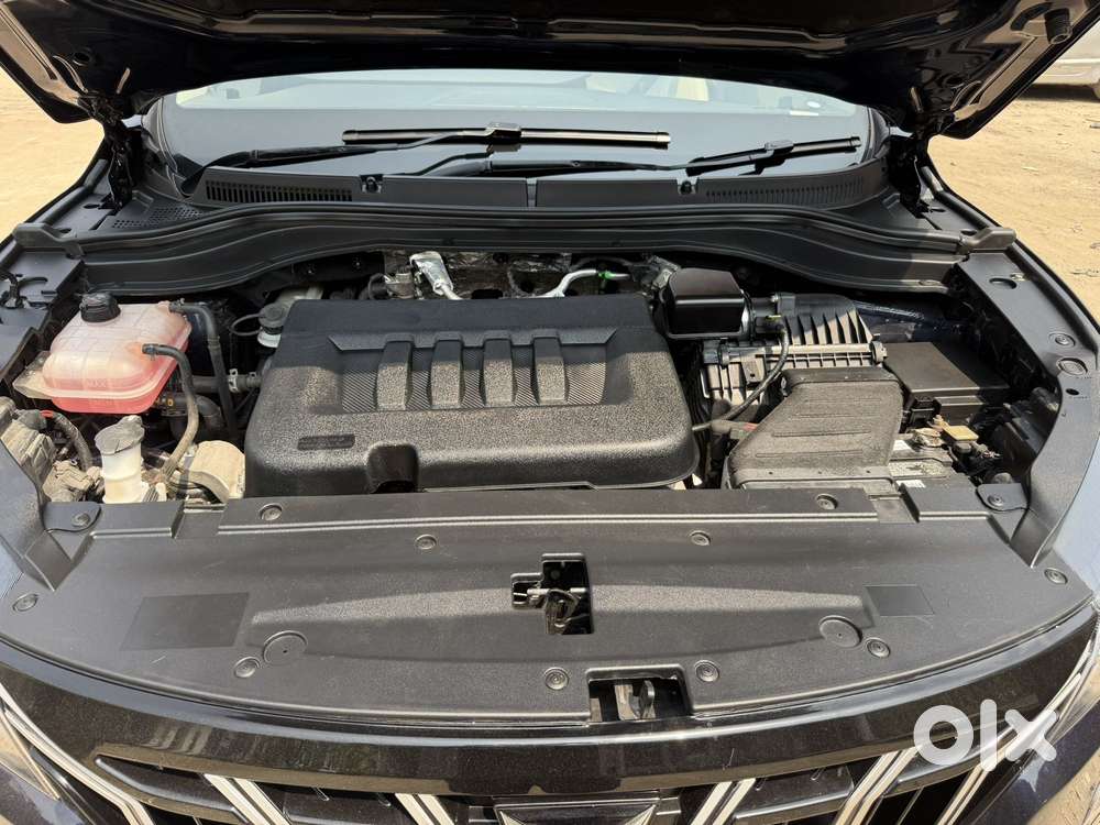 Mahindra Xuv700 2.2 Ax 5 Diesel At 7 Str, 2024, Diesel