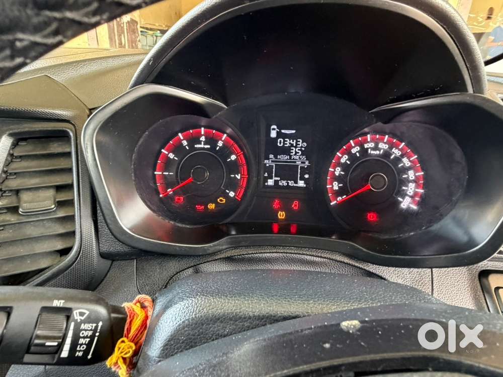 Mahindra Xuv300 Petrol 2024