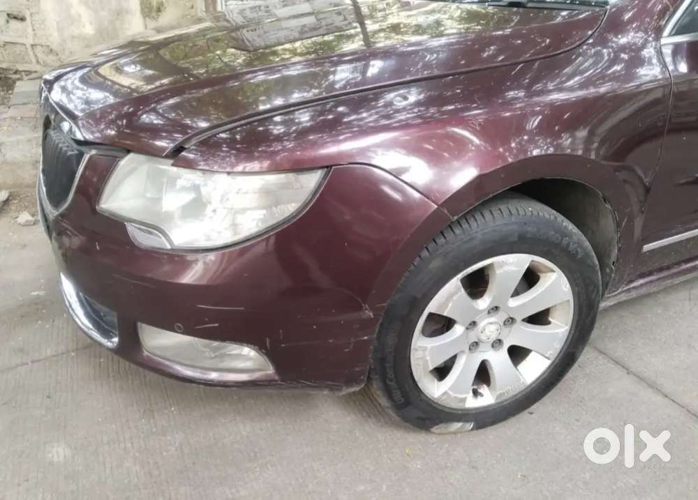 Skoda Superb Elegance 2.0 Tdi At2012 Diesel 135000 Km Driven
