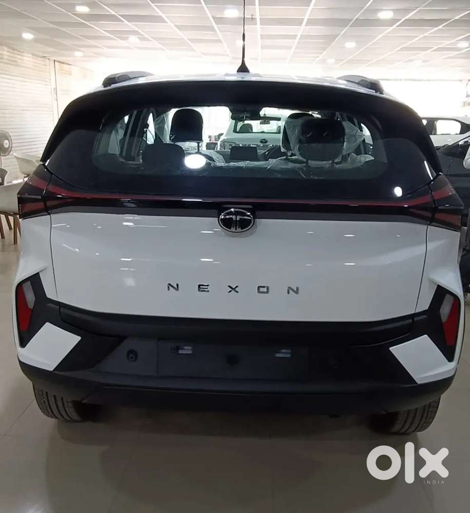 Tata Nexon 2025 Petrol Well Maintained