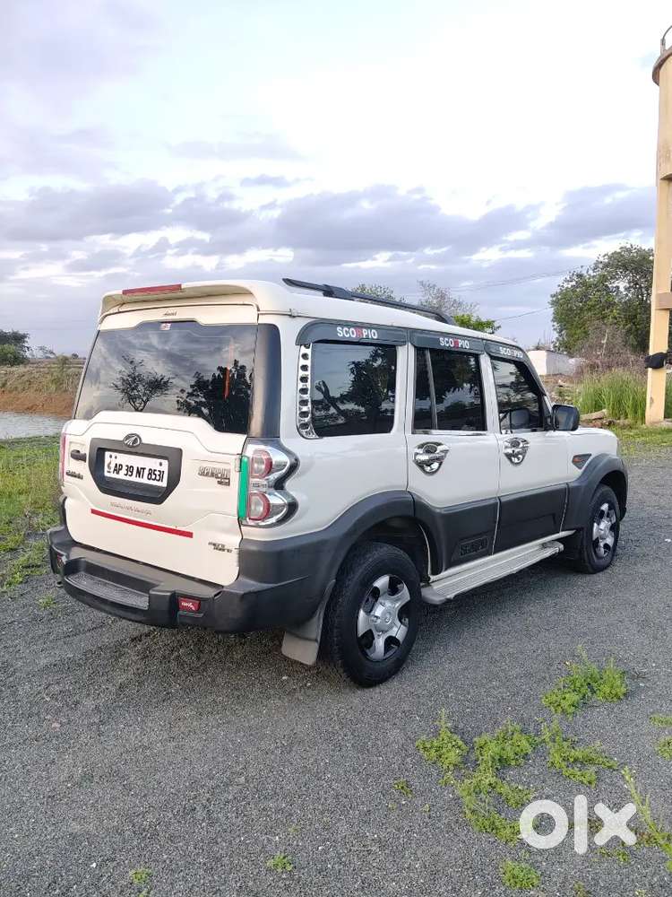 Mahindra Scorpio (9 Seater) S2  Modal 2015