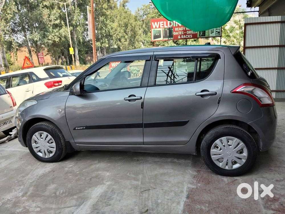 Maruti Suzuki Swift Lxi Optional-o, 2017, Petrol