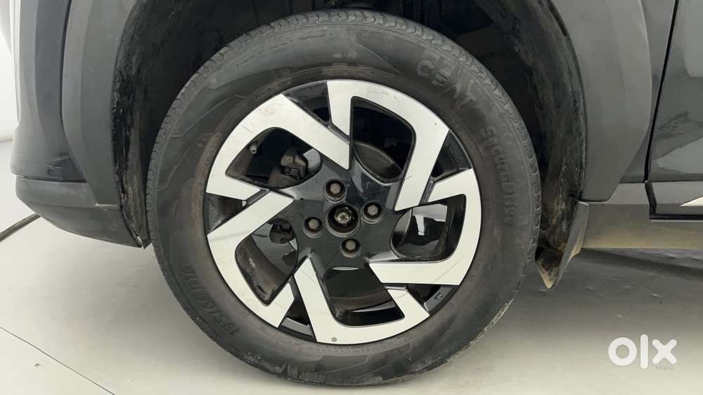 Nissan Magnite 1.0 Xv, 2023, Petrol