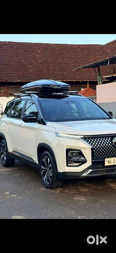 Mg Hector Plus Savvy Pro 1.5 Turbo Petrol Cvt 7 Str Dual Tone, 2023,..