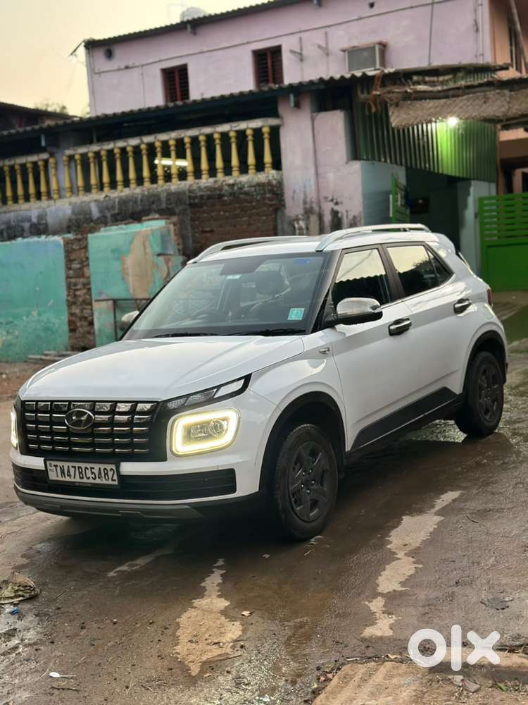 Hyundai Venue 2024 Petrol Good Condition