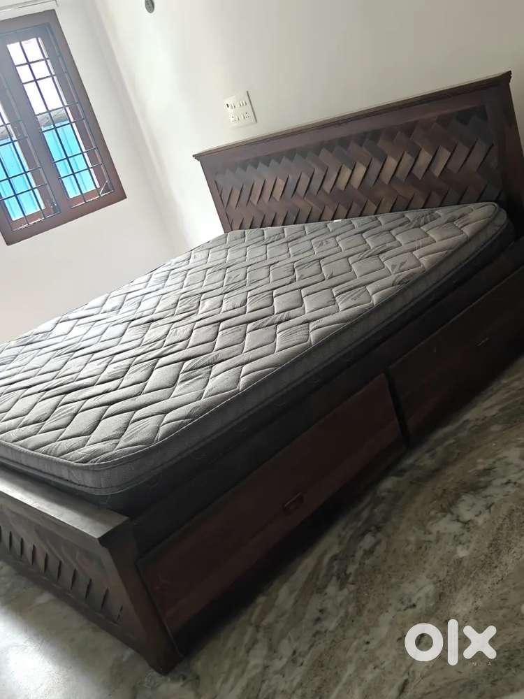 Cot, Mattress, Dining & TV unit