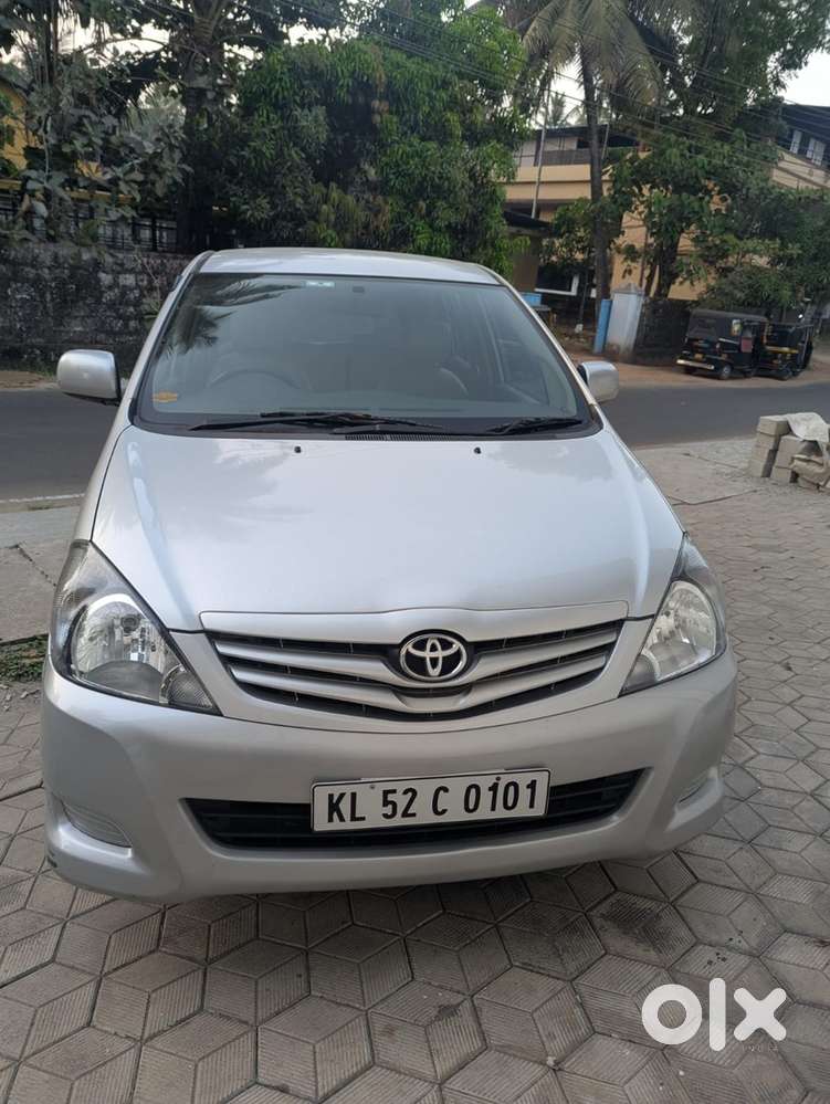 Toyota Innova 2010
