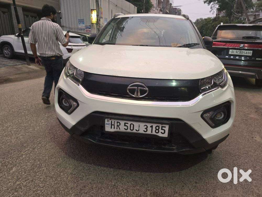 Tata Nexon 1.2 Revotron Xm (s), 2023, Cng & Hybrids