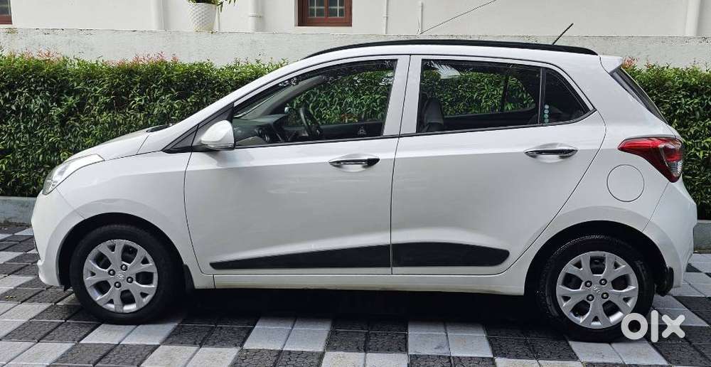 Hyundai I10 Sportz At, 2014, Petrol