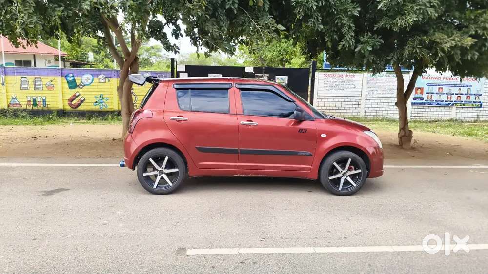 Maruti Suzuki Swift Lxi 2010