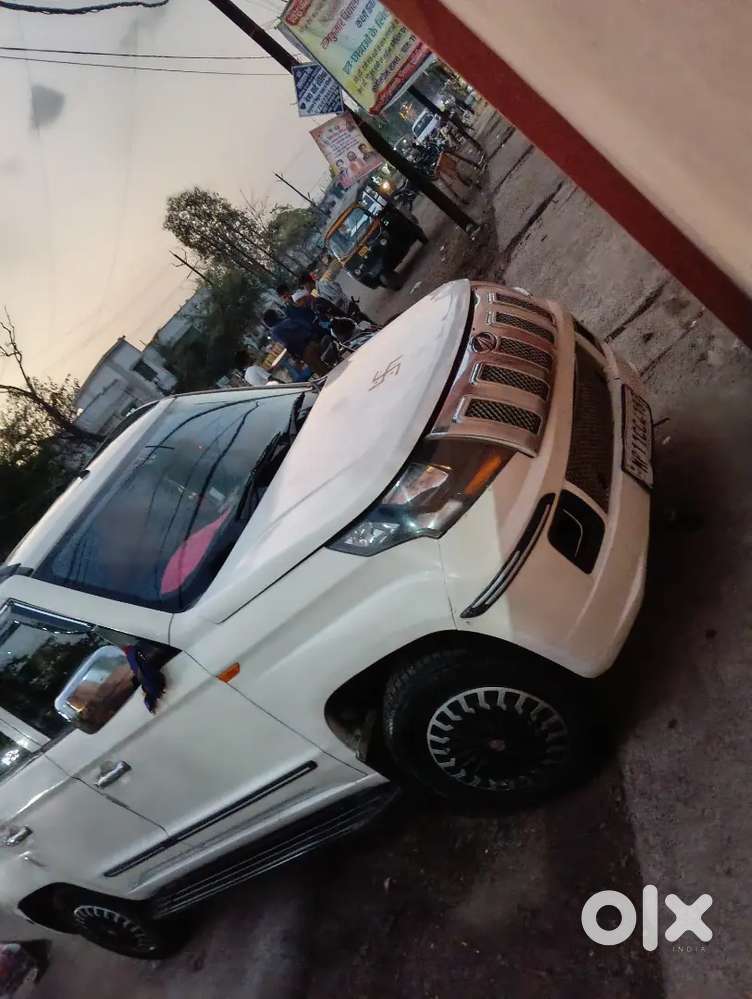 Mahindra Tuv 300 Plus 2017 Diesel 120000 Km Driven