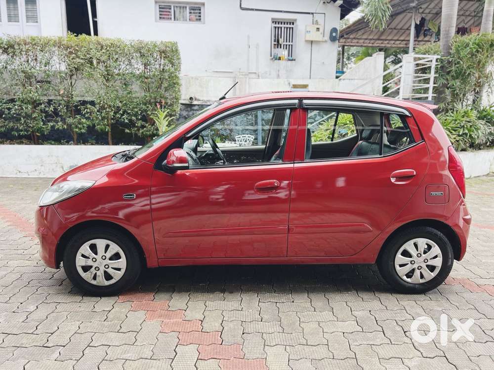 Hyundai I10 Sportz At, 2013, Petrol