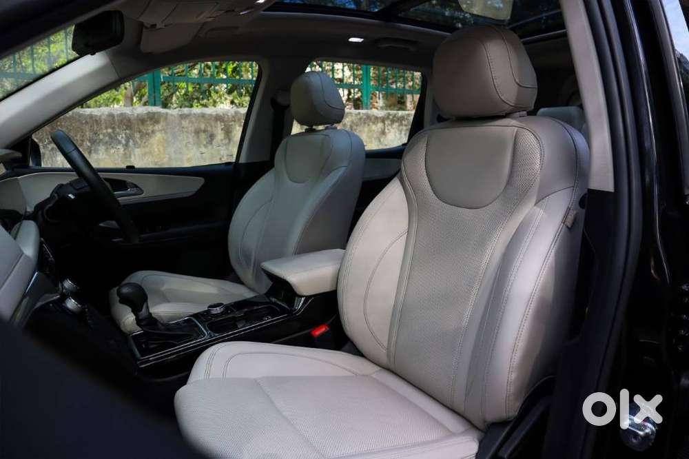 Mahindra Xuv700 2.0 Ax 7 Petrol At Luxury Pack Str, 2024, Petrol