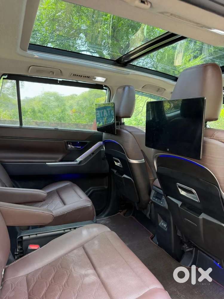 Toyota Innova Hycross 2.0 Zx (o) Hybrid 7 Str, 2024, Petrol