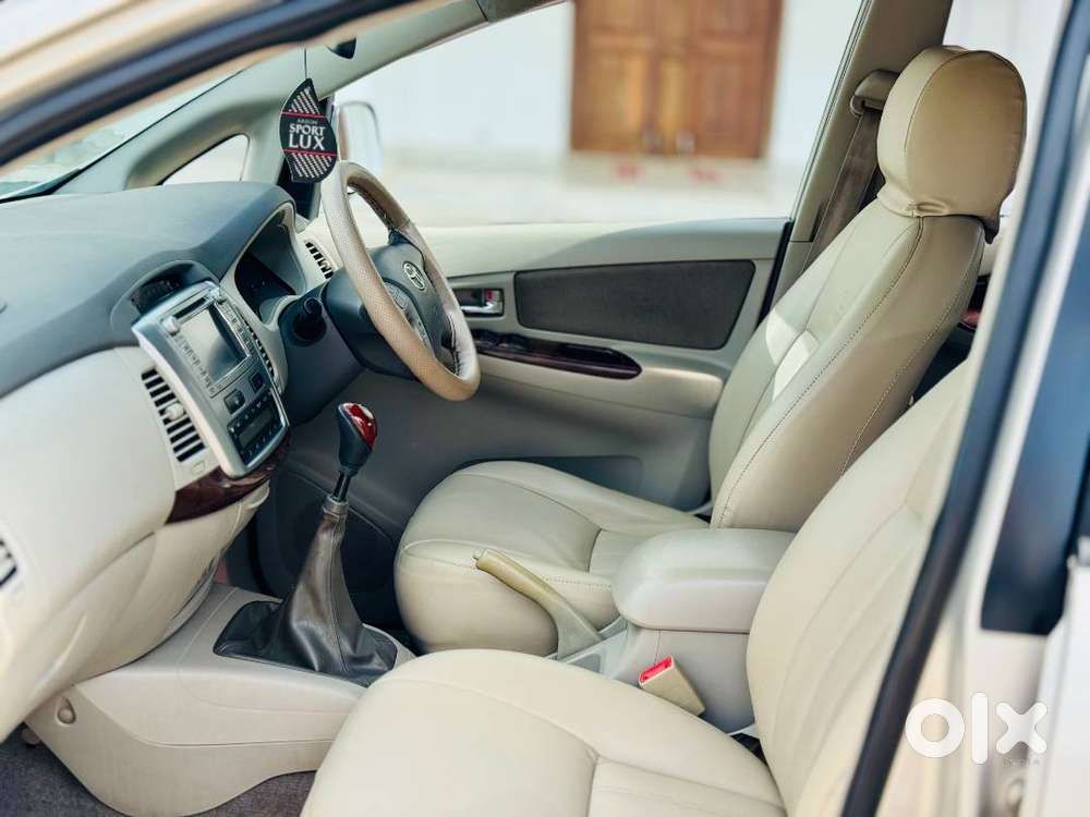 Toyota Innova 2.5 V 2012 Good Condition