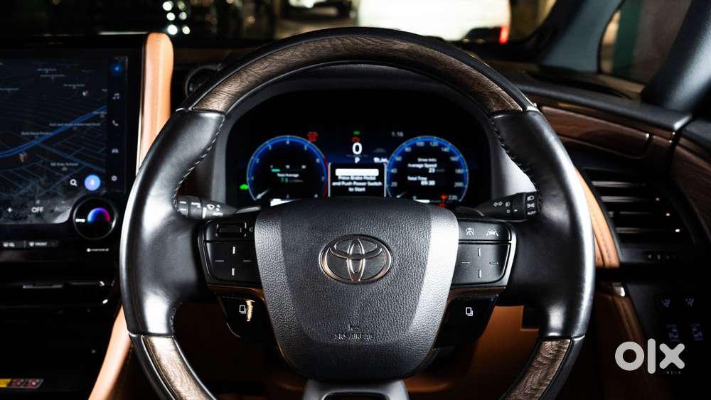 Toyota Vellfire Vip – Executive Lounge, 2025, Petrol