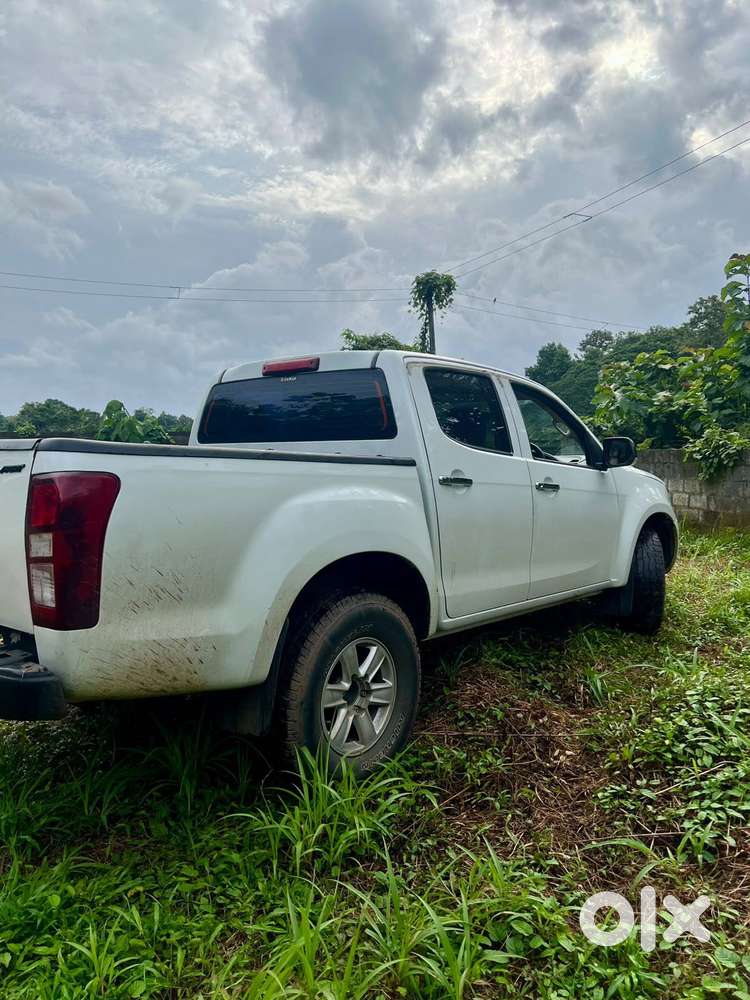 Isuzu V-cross Z Prestige 4x4 Mt, 2016, Diesel