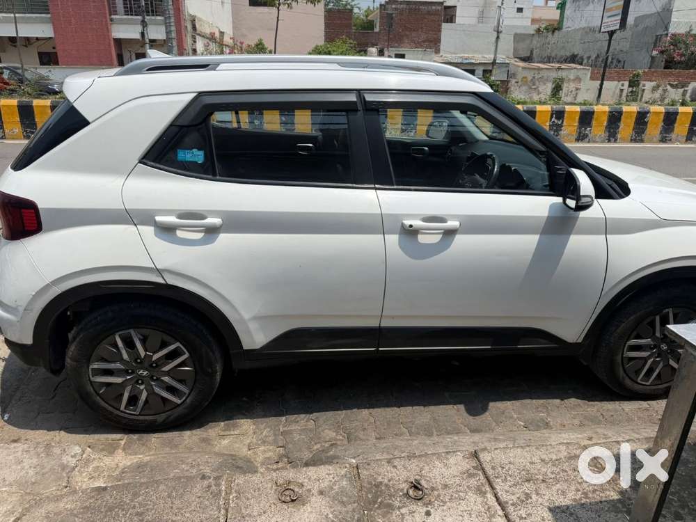 Hyundai Venue Car