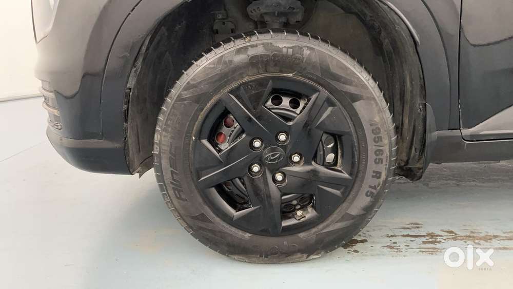 Hyundai Venue Sx Knight Edition Mt, 2023, Petrol