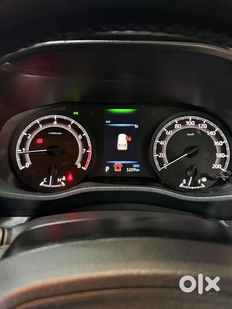 Toyota Innova Hycross 2.0 Gx 7 Str, 2025, Cng & Hybrids