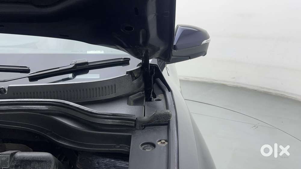 Mahindra Xuv700 2.0 Ax 7 Petrol At Luxury Pack Str, 2022, Petrol