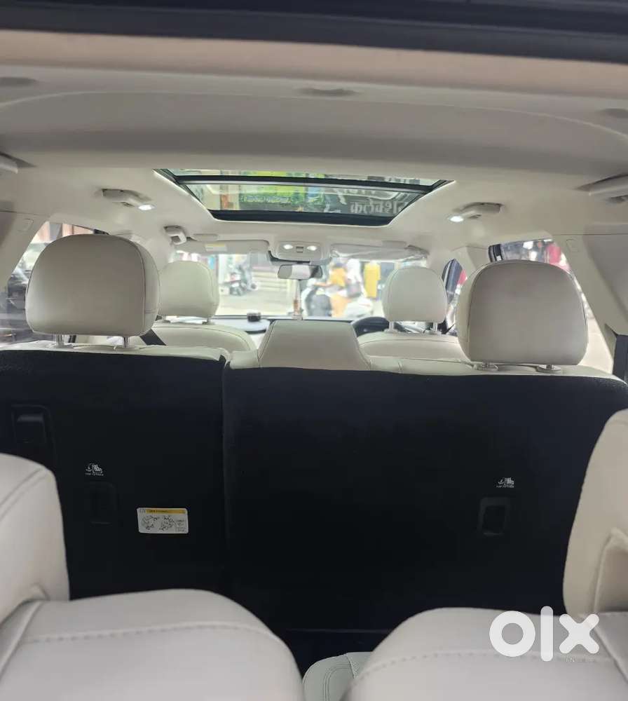 Mahindra Xuv700 2023 Diesel Well Maintained
