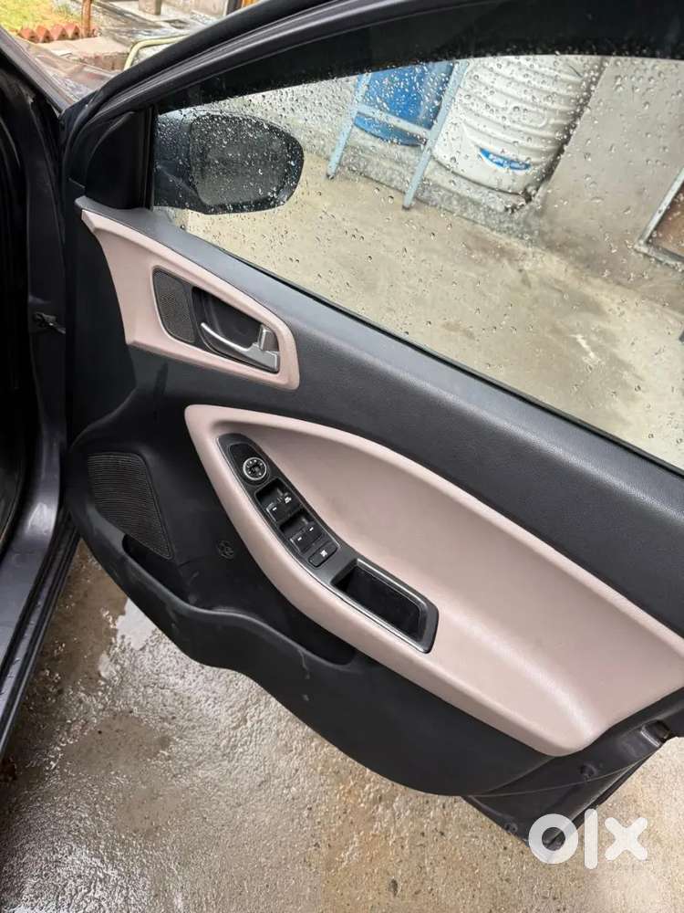 Hyundai New I20 2015 Petrol 90000 Km Driven