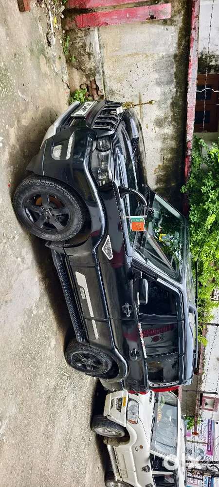 Mahindra Scorpio S11