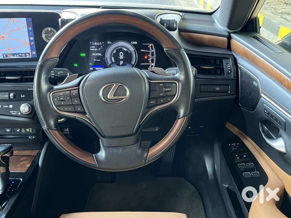 Lexus Es 300h Luxury, 2022, Cng & Hybrids