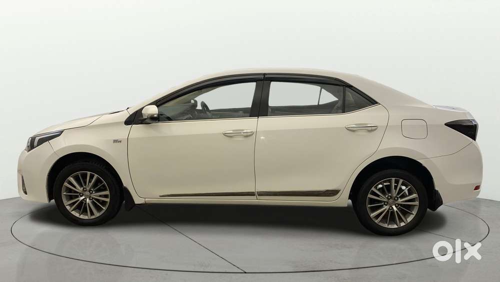 Toyota Corolla Altis 2013-2017 Vl At, 2015, Petrol